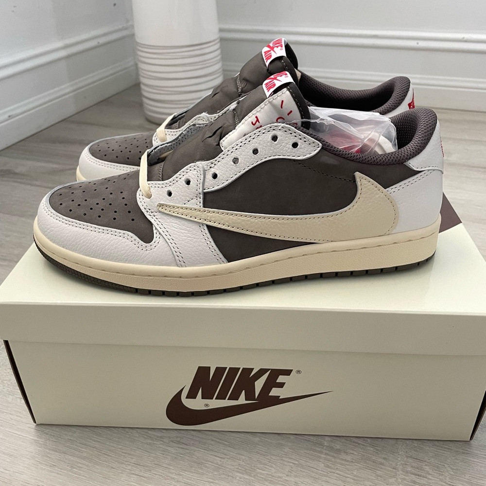 Air Jordan 1 Low OG SP reverse mocha